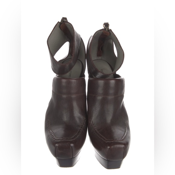 Costume National D'Orsay Pumps
Rich Brown Leather Cutout Accent US Size 10 - Picture 3 of 5